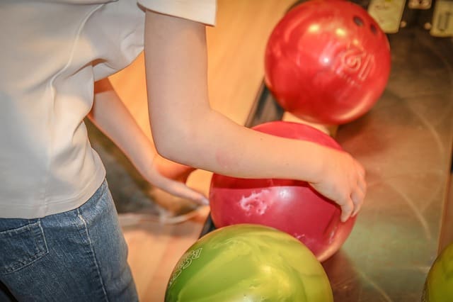 echo theft river Bowling FAQs: How to Find the Right Bowling Ball Weight